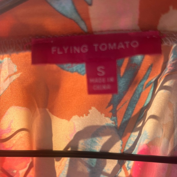 Flying Tomato Floral Wrap Blouse Size Small. - Picture 5 of 5